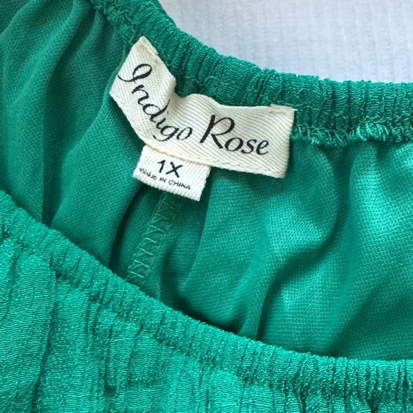 Elegant Green Long Sleeve Dress - Picture 5 of 7